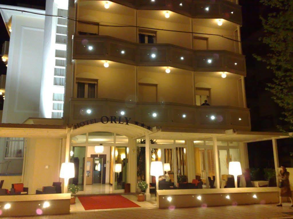Hotel Orly Чезенатіко Екстер'єр фото