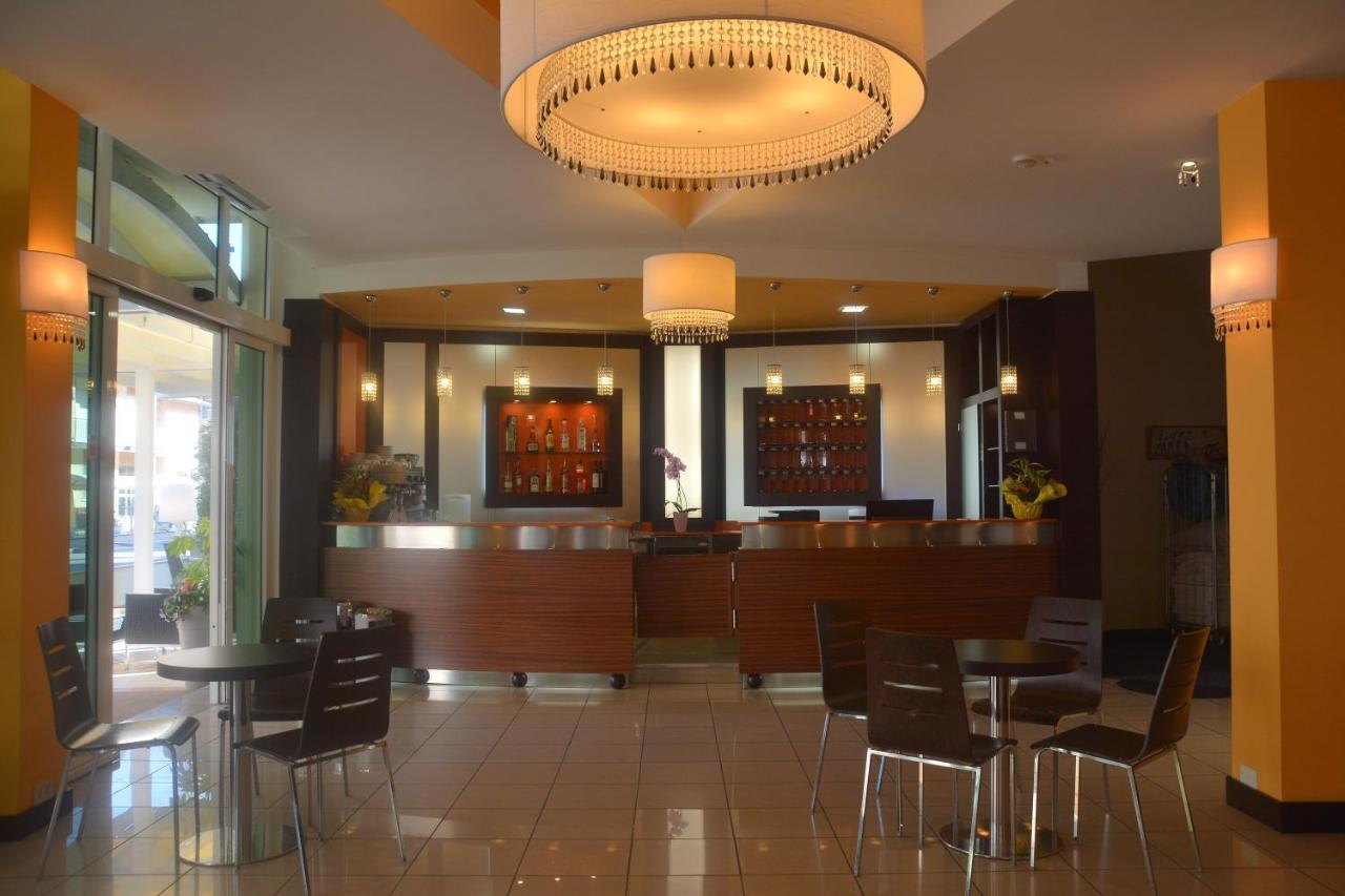 Hotel Orly Чезенатіко Екстер'єр фото